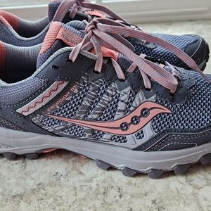 Saucony Run Anywhere women's shoes size 10